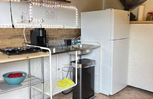 North Miami Beach Apartment | Work, Rest and Play: WiFi, TV and Backyard Bliss