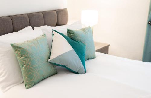 Landore Apartment | Working in Swansea, 4 Bedrooms, Parking