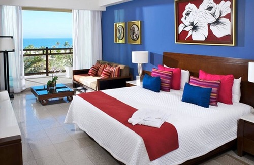 Zona Hotelera Resort | World Class Beachfront Luxury Resort
