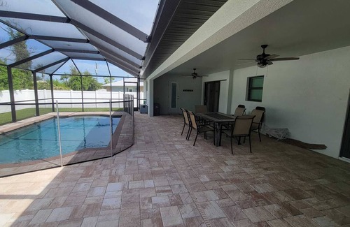 Gulf Cove House | World Renowned Beaches and a Fisherman's Paradise at your fingertips.