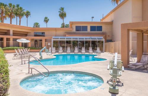 Palm Springs Resort | WorldMark Palm Springs - Plaza Resort and Spa