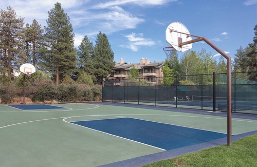 Klamath Falls Condo | WorldMark Running Y 2br suite friday check-In