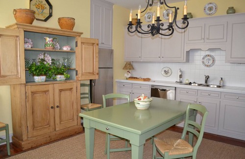 Harleston Village House | Wortham House 3BR/3&1/2b Gothic Carriage House Set in Garden