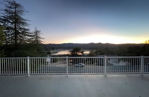 Oak Shores House | Wow! 2 Master Suites, Lake Naci Views, WiFi, and Private Slip!