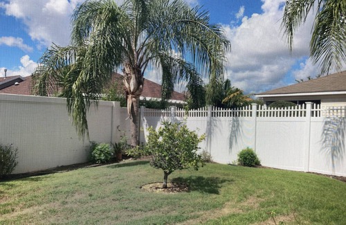 Sabal Chase Villa | WOW.ELEGANT. Courtyard VILLA + Golf CART, Steps to POOL, 3 Min to Sumter SQ