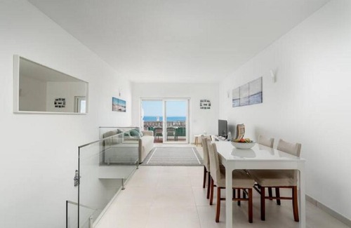 Meia Praia Apartment | WOW Front Beach View, 150 m to Beach, WIFI