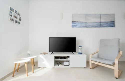 Meia Praia Apartment | WOW Front Beach View, 150 m to Beach, WIFI