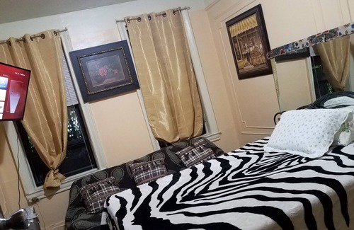 East Flatbush House | Wow! Nice room great location 30 minutes to Manhattan