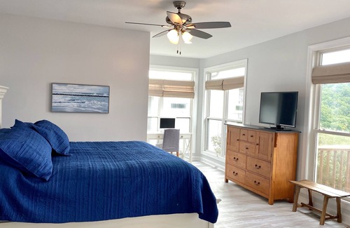 Andersonville House | Wow-Norris Lake & Mountain Views, 4 Suites, Stardust Marina