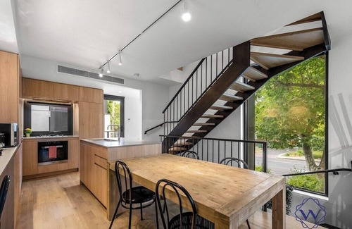 Toorak House | WOWSOY004 - U1 / 225 William Road SYarra · New Modern Designed 3B2BHouse+Parking