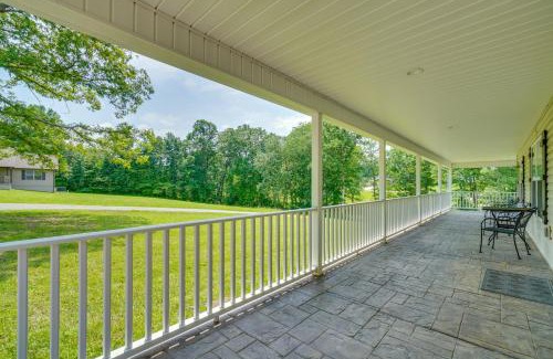 Crossville House | Wraparound Porch Home Near Dtwn Crossville!