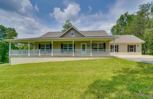Crossville House | Wraparound Porch Home Near Dtwn Crossville!