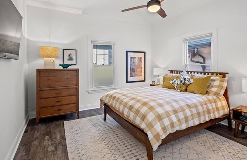 Latonia House | Wren Cottage, a Heartbeat Away from Everything!