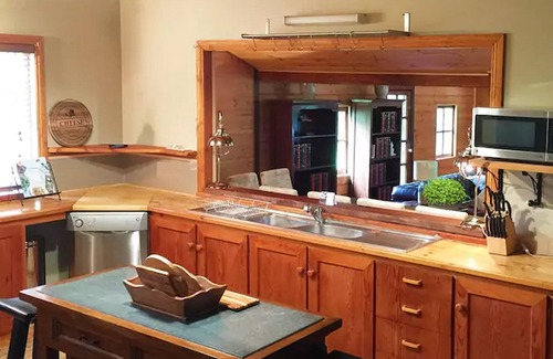 Torbay Ski Chalet | WREN COTTAGE Beaumaris Escape Torbay
