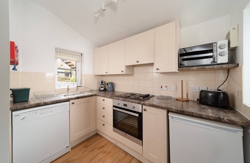 Littleham Cottage | Wren Cottage - Sleeps 4 with a pool & games room