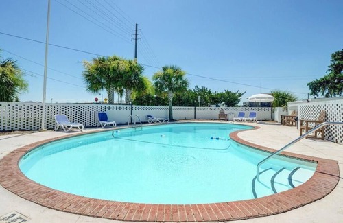 Wilmington Apartment | Wrightsville Beach | Waterway Sail Away