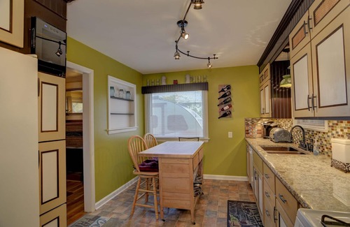 Depot Bench House | Writer's Cottage by Historic Depot, BSU, Downtown & Morrison Center