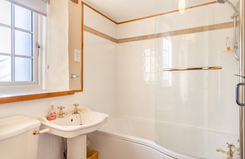Callington House | Wuggle - One Bedroom House, Sleeps 2