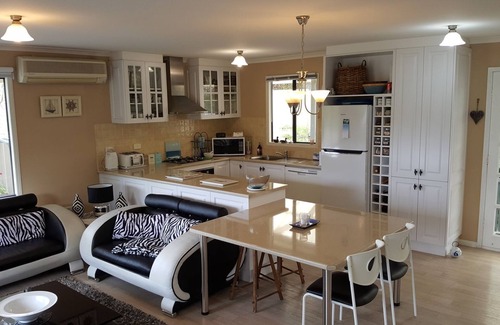 Aldinga Beach House | Wurlie Waters Beach House