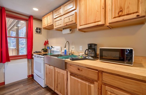 Laurelville Cabin | Wyandot Woods - Firefly Cabin