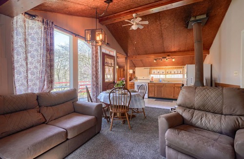 Laurelville Cabin | Wyandot Woods - Squirrels Nest