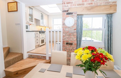 Bakewell Cottage | WYEBROW COTTAGE, pet friendly, with a garden in Bakewell