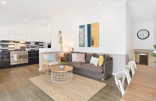 Alexandria Apartment | Wyn23 - Wyndham St, Alexandria