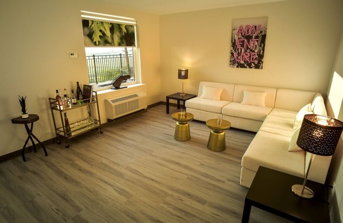 Industry Hotel | Wyndham Garden North Bergen Near Secaucus