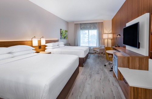 Florida Center Hotel | Wyndham Garden Orlando Universal/I Drive