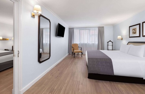 Santiago Hotel | Wyndham Garden Santiago Kennedy