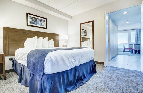 Historic Hill Resort | Wyndham Inn on the Harbor ~Two Bedroom Harbor Front Resort off Thames
