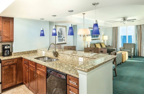 Cherry Grove Beach Resort | 🌴 Wyndham Towers on the Grove✨ Experience Paradise in a 2BR Villa - Sleeps 6!