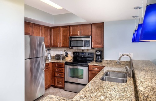 Ash Condo | Wyndham Towers on the Grove | Six 2BR/2BA Suites