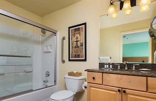 Las Vegas Resort | Wyndham Tropicana Resort 2BR – Spacious Stay w/Pool, Spa & Near The Strip