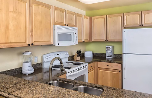Las Vegas Resort | Wyndham Tropicana Resort 2BR – Spacious Stay w/Pool, Spa & Near The Strip