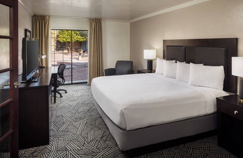 Tucson Hotel | Wyndham Tucson Airport Hotel & Conference Center