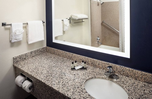 Tucson Hotel | Wyndham Tucson Airport Hotel & Conference Center