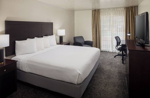 Tucson Hotel | Wyndham Tucson Airport Hotel & Conference Center