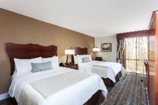 Visalia Hotel | Wyndham Visalia