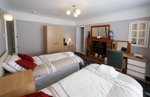 Hoylake Bed & Breakfast | Wyngate Guest House