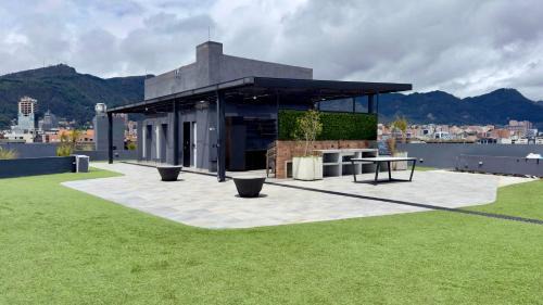 Barrios Unidos Apartment | Wynwood House Stylish Loft in El Polo Modern & Central Stay