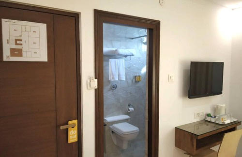 Hoysala Nagar Hotel | X by Bloom - Indiranagar