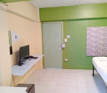 Wang Burapha Phirom Apartment | X GO INN The Grand Palace - โกอินน์ MRT สามยอด