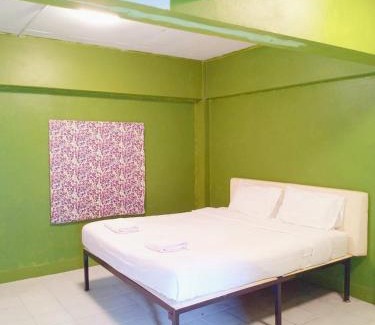 Wang Burapha Phirom Apartment | X GO INN The Grand Palace - โกอินน์ MRT สามยอด
