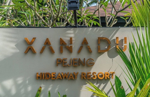 Pejeng Villa | Xanadu - 5BR Ubud Designer Villa, Pool with Rice Fields Views