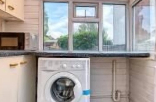 Bloxwich House | Xclusive living 3 bedroom house near NEC, Horrell Road