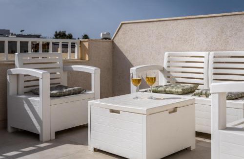 San Gwann Apartment | Xemx Sabiha Suite 5 min walk from St Julians