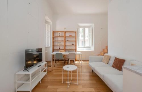 Porta Tenaglia Apartment | Xenia Apartments - Attic studio apartment in Chinatown
