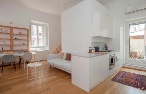 Porta Tenaglia Apartment | Xenia Apartments - Attic studio apartment in Chinatown