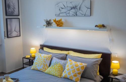 Crescenzago Apartment | Xenia Apartments - Modern, Quiet and Cozy Apartment